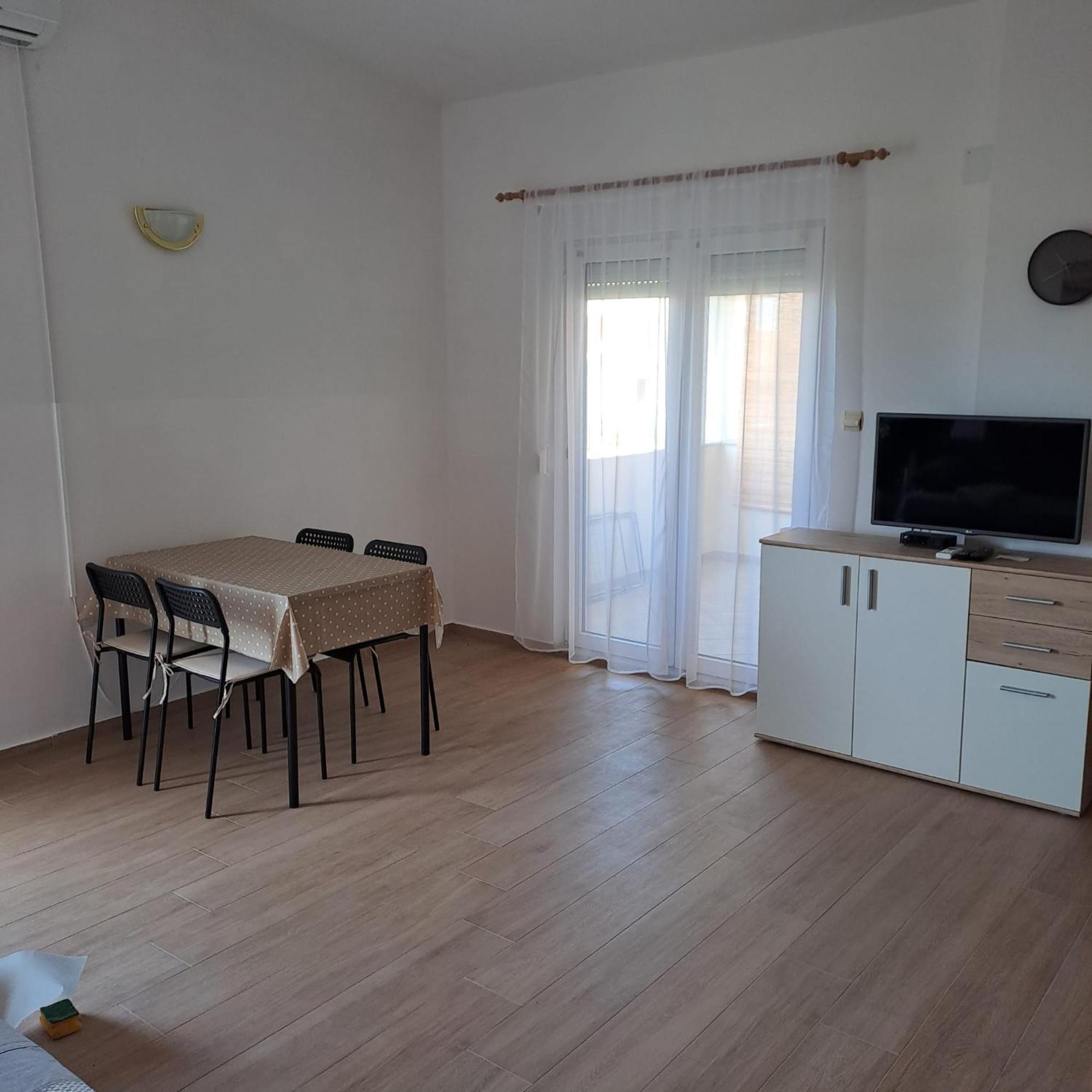 Apartments Cecilija Povljana Eksteriør billede
